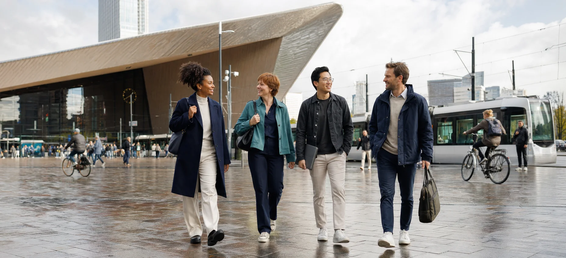 Vier Path professionals lopen samen voor Rotterdam Centraal
